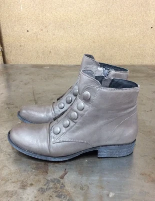 Miz Mooz	Louise Graphite	8 - Image 1 of 4