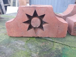 Reclaimed Decorative North Star T Clay Brick Corbels Garden Feature - Picture 1 of 14