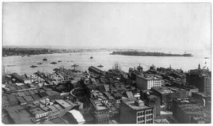 Foto: New York City, NYC, Governors Island, enge, um 1901, Boote, Gebäude - Bild 1 von 1
