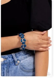 NEWWT WOMEN'S PAPARAZZI GONDOLA GROVES BLUE STRETCH BRACELET SILVER RHINESTONE - Picture 1 of 2