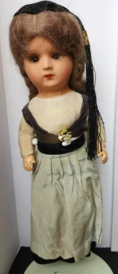 Muñeca europea vintage Foto 1 de 4