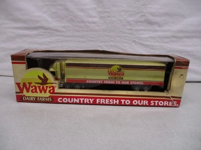 Remolque tractor Ertl Wawa Dairy Farms 1/64 Foto 1 de 2