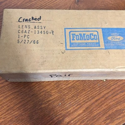 Ford Country Squire 1966 sedán luz trasera lente C6az-13450-E agrietada Foto 1 de 4