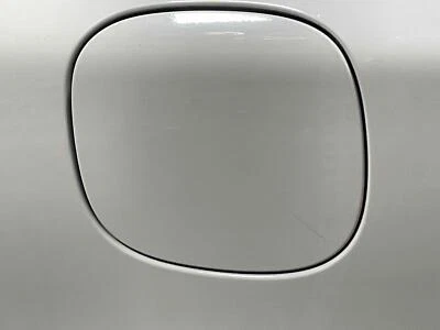 Оригинальная заслонка двери заднего топливного бака 2012 Volvo S60 однотонная ледяная белая 614 2010-2018 - Изображение 1 из 4