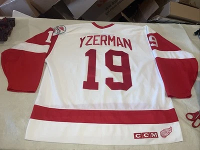 Vksm Stanley Cup Steve Yzerman Detroit Red Wings Ccm Jersey 1998 Men’s Xxl Clean - Image 1 of 4