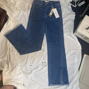 RISEN Full Size hoher Bund Frontschlitz ausgefranster Saum entspannt gerades Bein Größe 13/31 - Bild 1 von 6