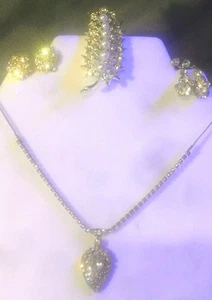Lotto gioielli STRASS vintage spilla collana orecchini - Foto 1 di 7