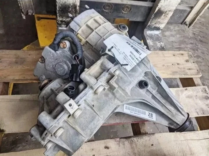 2003-2007 Chevrolet Chevy Suburban 1500 Transfer Case Opt NP8 - Image 1 of 4