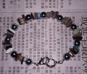 8- 1/4 " RANDOM MIXED SEMI- PRECIOUS STONE CHIPS & HEMATITE BRACELET," NEW" ๐๐ - Picture 1 of 4