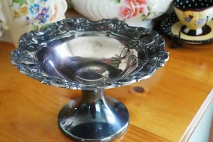 Versilberte Kompottschale, Sockelschale, Rosendesign, viel Patina, geprägt - Bild 1 von 10