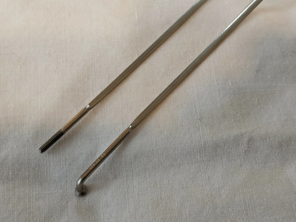 Radios de acero inoxidable Sapim CX-Ray 2,0 mm (14ga) hoja J-bend PLATEADO Foto 1 de 1