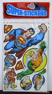DC SUPER-STICKERS 1979 MIP 15 adesivi Our Way Studios #1801 MIP Aquaman Joker - Foto 1 di 2