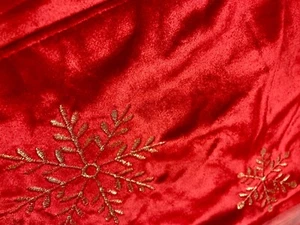 MERA Bettwäsche - Urlaub, Weihnachten Tischläufer, roter Samt mit Goldstickerei - NEU - Bild 1 von 5