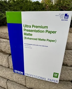 Papel mate mejorado para presentación Epson Ultra Premium 10 mil, 17' x 22", paquete de 50 - Imagen 1 de 3