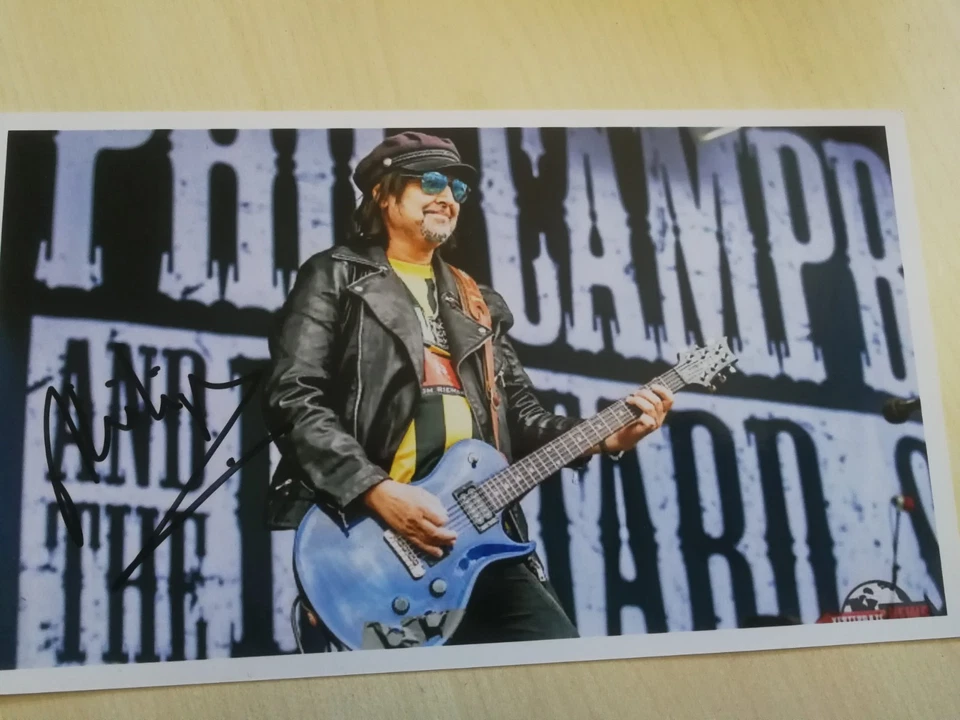 MOTÖRHEAD - HEAVY METAL - ORIG. AUTOGRAMM auf  12 x 21 cm FOTO von PHIL CAMPBELL - Bild 1 von 1