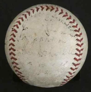 1936 Yankees WS Team Signed Ball 25 Autos DiMaggio Gomez Ruffing w/ PSA Letter - Picture 1 of 7