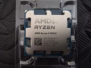 AMD Ryzen 9 9950X 16-rdzeniowy 32-wątkowy 4,3 GHz (5,7 GHz Max Boost) Socket AM5 CPU - Zdjęcie 1 z 3