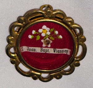 RARE VINTAGE CATHOLIC 1st CLASS ST. JOHN VIANNEY RELIC RELIQUARY WOW! - Picture 1 of 6