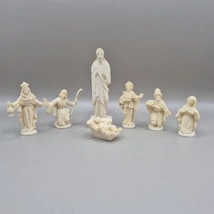 Vintage Nativity 7 Pieces Made In Italy Plastic Mary Joseph Wiseman Jesus - Picture 1 of 8