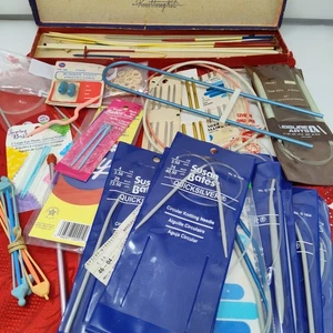 Riesiges Set Stricken Häkelnadeln Zubehör Haken Schlaufen einige Vintage einige neu aus altem Lagerbestand - Bild 1 von 11