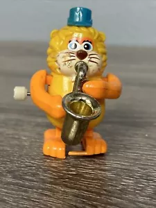 Vintage TOMY Not So Grand Band Cat Windup Figure Toy - Orange Cat Saxophone B-11 - Picture 1 of 6