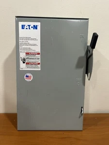 NUEVO- Interruptor de seguridad de tiro único Eaton DG322NRB 60 amperios 240 Vac 3P - Imagen 1 de 8