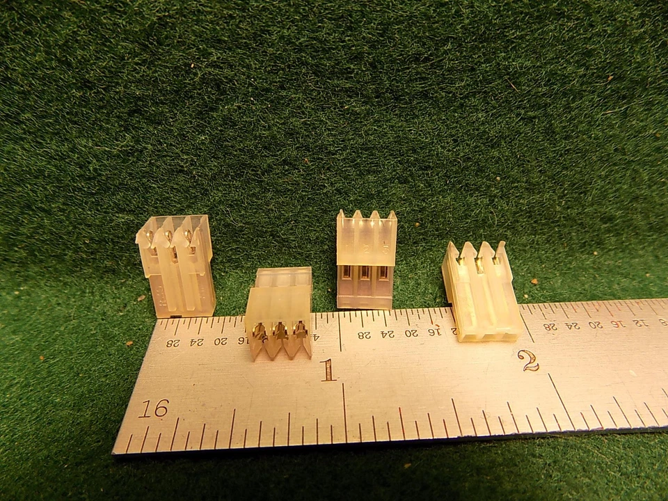 (4) Panduit CF100F22-3-D Header .100 SPACING MAS-CON 22AWG 4 AMP 3 Pole NOS - Image 1 of 1