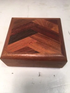 VINTAGE WOOD JEWELRY BOX INLAY EXOTIC WOODS HINGED  LINED - Picture 1 of 6