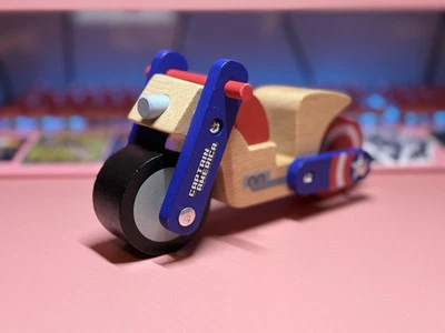 Juguete de madera Marvel Capitán América motocicleta solo Capitán América figura falta Foto 1 de 4