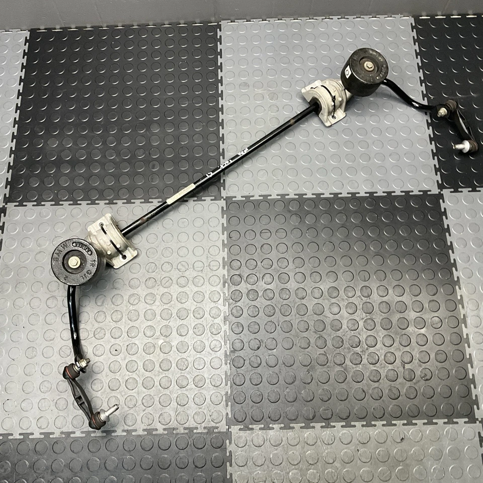 Barra estabilizadora trasera BMW 750i 2009-2015 OEM Foto 1 de 4