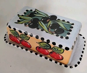 Breite Keramik. Butter-/Käseschale hell handbemalt Tomaten & Oliven - Bild 1 von 5