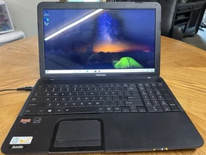 Toshiba Satellite C855D-S5900 Laptop Notebook Computer - Afbeelding 1 van 10