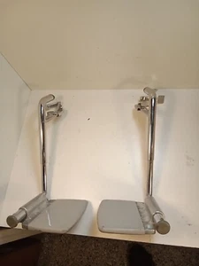 Rollstuhl Fußstütze mit 2 1/8" Aufhängerabstand, 2er Set. Links und Rechts ML1 - Bild 1 von 8