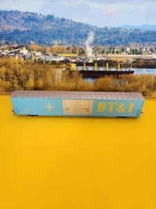 HO Athearn #1978 86' Hi Cube Boxcar DT&I 26035 4 Türen  - Bild 1 von 7