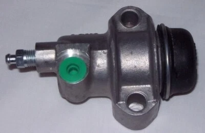 Clutch Slave Cylinder - MGA, MGB, MGB GT, MG Magnette ZA, ZB - image 1 of 3