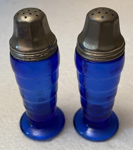 Hazel Atlas Moderntone Cobalt Blue Footed Shaker Set with Metal Lids - Picture 1 of 4