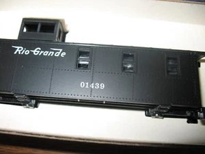 ROUNDHOUSE RIO GRANDE CABOOSE CAR KIT HO SCALE MODEL TRAIN - Picture 1 of 4