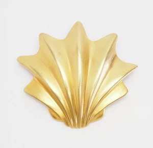 Vintage große goldfarbene Metall Muschel Muschel Statement Brosche Anstecknadel von Les Bernard - Bild 1 von 3