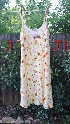 Vestido camisón vintage años 90 Winnie The Pooh niñas 7/8 amarillo satinado flores abejas Foto 1 de 4