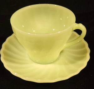 Vintage Fire King Jadeitgrün Jane Ray gerippt 6 Unzen Tasse & Untertasse - Bild 1 von 10