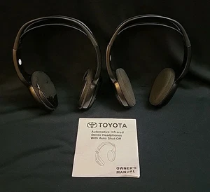 Toyota Wireless Automotive Infrared Headphones PT900-00030 OEM Set Of 2 - Bild 1 von 16