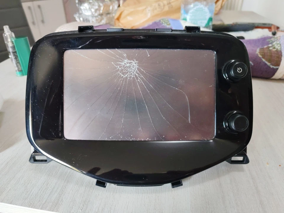 Autoradio bluetooth 86140-0H010 - TOYOTA AYGO 2016/ C1 MK2/ 108 1A Serie  - Immagine 1 di 1