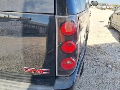 Conjunto de luz trasera derecha usado se adapta a: GMC Yukon XL 1500 2009 Denali derecho grado A Foto 1 de 4