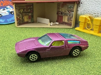 Yatming Maserati Bora 4700 #1013 cupé púrpura 1/64 plástico fundido a presión muy buen estado Foto 1 de 4