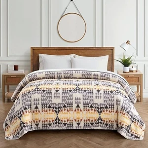 Pendleton Queen Size Warm Fleece Blanket Arrow Point Gray Print 98" x 92" - Picture 1 of 9