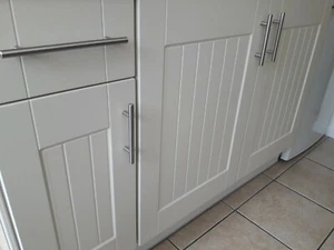 Nuova cucina ricambio avorio pannello agitatore scanalato scanalato porta armadio e frontali cassetto - Foto 1 di 10