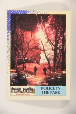 Home Alone 2 Lost In New York 1992 Card #56 Police In The Park ENG L016926 - Image 1 of 2