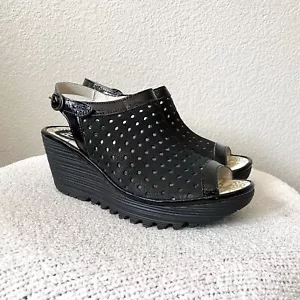 Fly London Damen EUR 38 US 7,5 Yile Leder perforiert Sandalen offene Zehenpartie schwarz - Bild 1 von 13