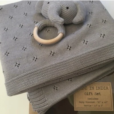 NUEVO Juego de caja de regalo de juguete suave sonajero de algodón gris a juego manta para bebé Foto 1 de 4