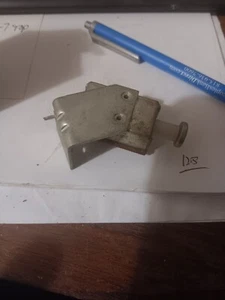 NOS OEM 1973-1978 CHEVY/GMC SUBURBAN REAR Window ENDGATE CUT OUT SWITCH 329855 - Picture 1 of 3